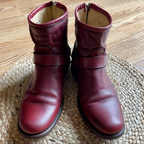 Frye Women’s Phillip Harness Short Boots in Burnt Red Size 5.5 - Picture 5 of 11
